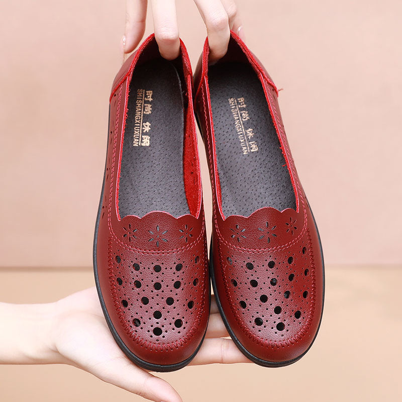 Spring Mom Shoes Sandals Soft Sole Comfortable Flats Hole Hollow Flats Shoes Middle-Aged and Elderly Women's Shoes Elderly Grandma Leather Shoes
