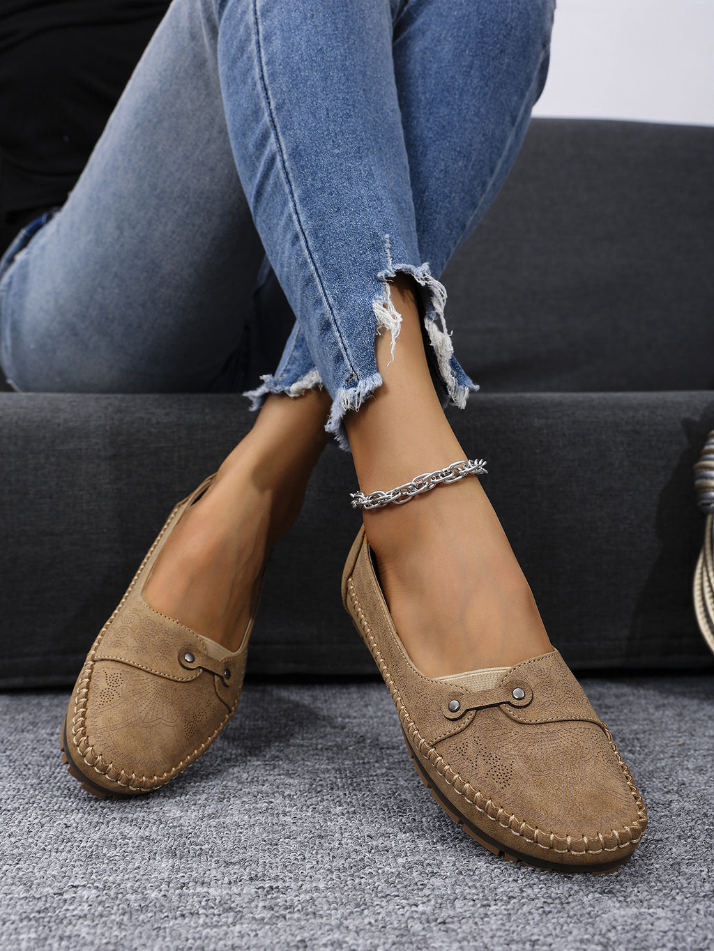 Large Size Popular Foreign Trade Stitched Laser Women's Flats Loafers Foreign Trade Cross-Border E-Commerce Supply Retro