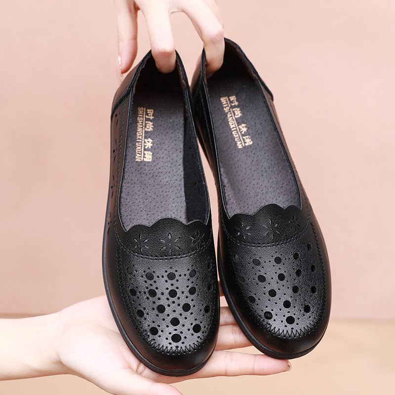 Spring Mom Shoes Sandals Soft Sole Comfortable Flats Hole Hollow Flats Shoes Middle-Aged and Elderly Women's Shoes Elderly Grandma Leather Shoes