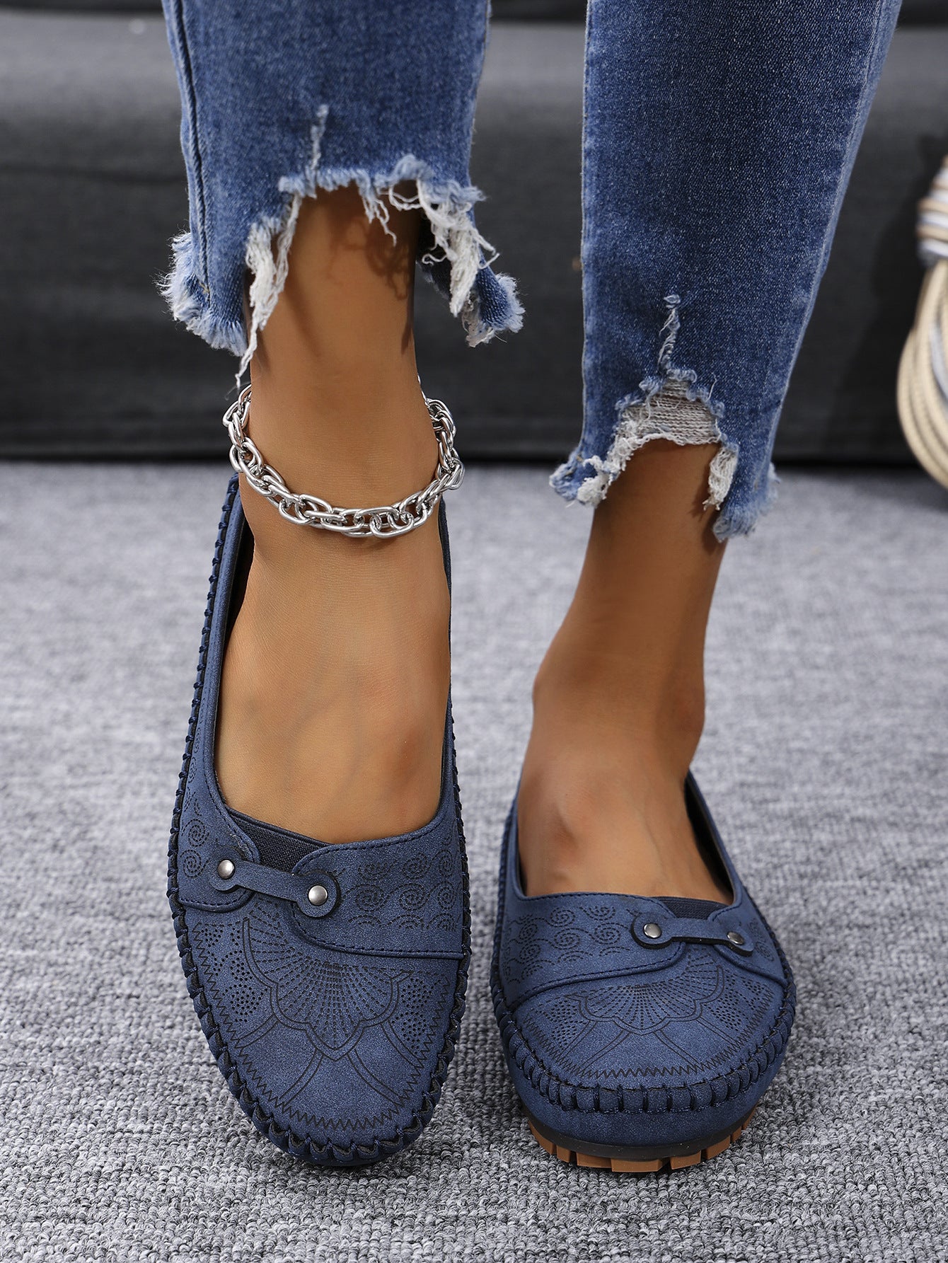 Large Size Popular Foreign Trade Stitched Laser Women's Flats Loafers Foreign Trade Cross-Border E-Commerce Supply Retro