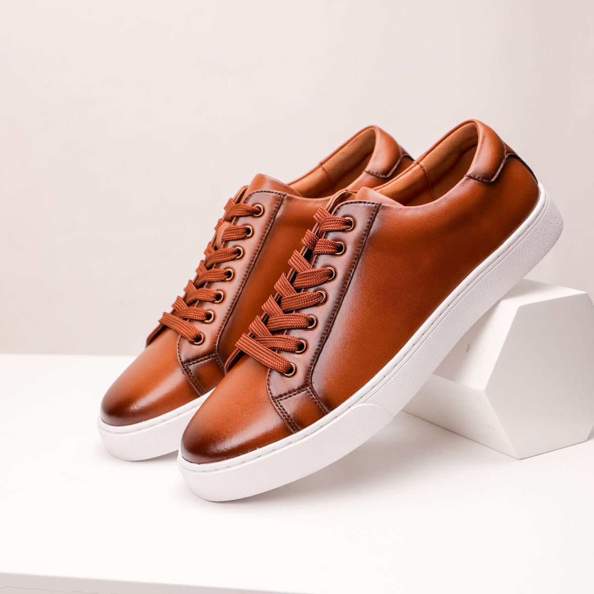 plus size Vintage Men's White Shoes All-match Sneakers Business Casual Leather Shoes Men's Leather Soft Sole Board Shoes Cross-border Men's Shoes